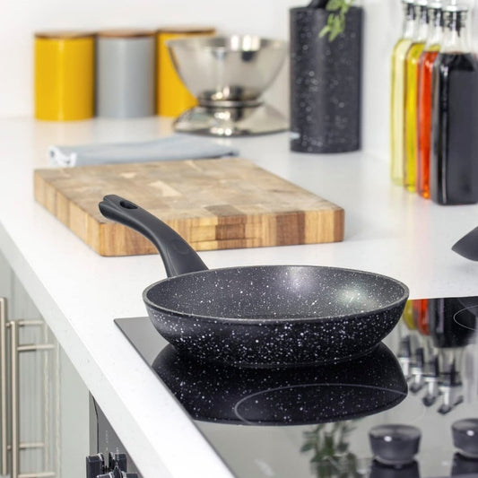 Toolavo Non-Stick Black Frying Pan – 24cm Ceramic PTFE Coated, Gas, Electric & Induction Compatible with Anti-Scalding Handle - Toolavo