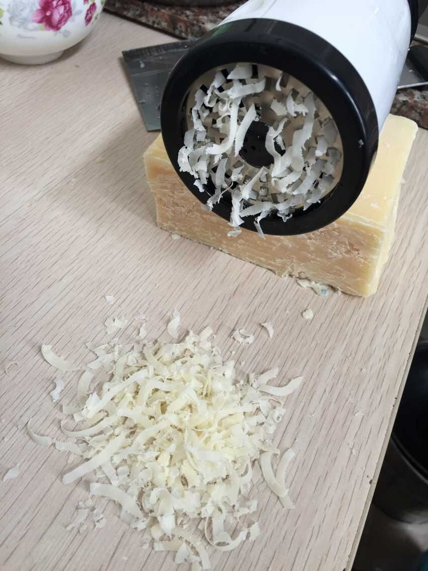 Cheese Shredder Grinder – Compact Handheld Cheese Cutter for Easy Grating